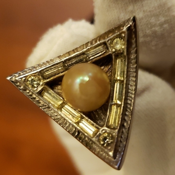 Vintage Art Deco Style Clip On Earrings 2583988 patent number engraved EUC - Picture 2 of 10